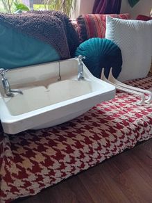 Vintage Twyfords Sink with Brackets