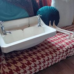 Vintage Twyfords Sink with Brackets