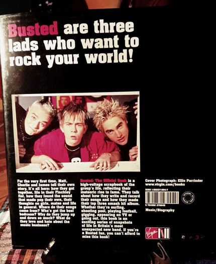 Busted Official Annual 2003.