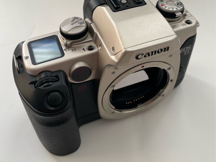 Canon eos 55 (body only) film camera