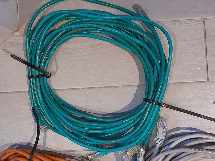 Ethernet LAN Network Cable Cat5e - many
