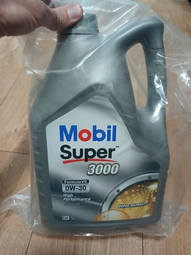 Car engine oil Mobil Super 3000. 0W-30 5L.