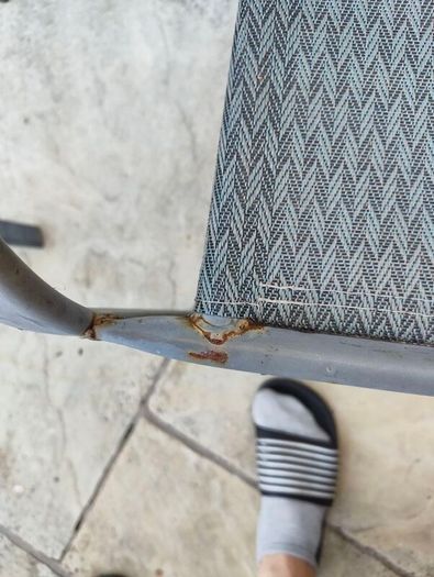 outdoor table and 5 chairs