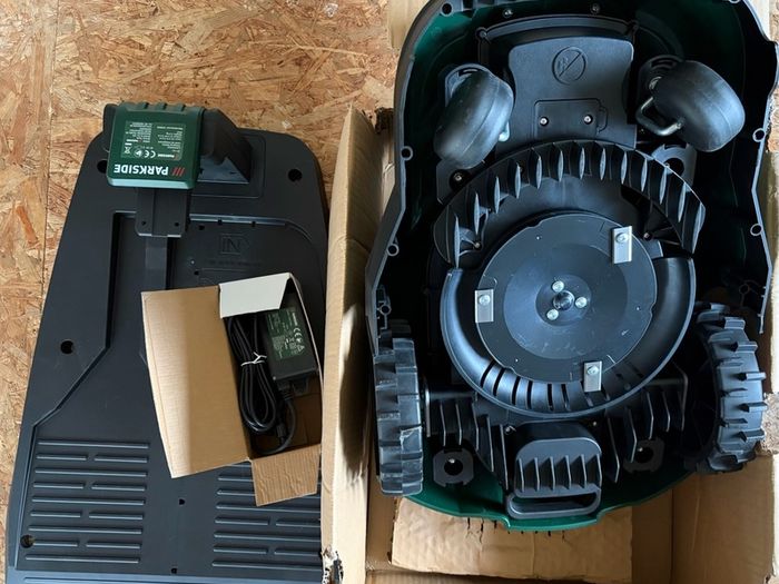 Robotic Lawnmower 20V Robotic Lawnmower Parkside 1000 A1