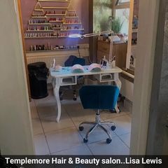 Nail room for rent