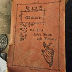 Waltons 132 Best Irish Songs And Ballads  1948. Paperback In Only Fair Condition.  See Photos For Same.
