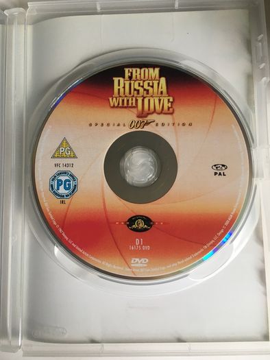 007 James Bond 02 - From Russia with Love [1963] Sean Connery, Pedro Armendariz, Lotte Lenya, Robert Shaw, Bernard Lee & Daniela Bianchi [Movie DVD]
