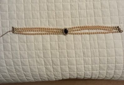 pearl necklace