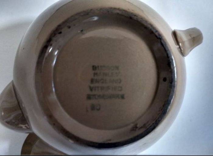 Stylish Small Teapot by Dudson Vitrified Stoneware, Hanley, England, Holds 300 ml, Half a Pint, A Lovely Utility Ware Piece