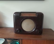 Vintage Bush DAC90A Bakelite Radio 1950