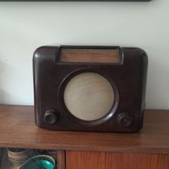 Vintage Bush DAC90A Bakelite Radio 1950
