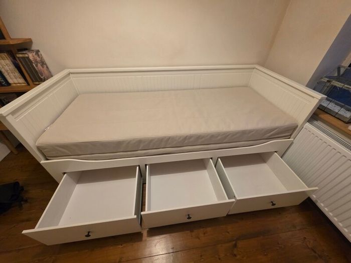Hemnes IKEA Day Bed