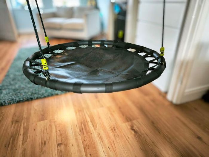 Large Premium Nest Swing. 99 cm. Excellent Condition.