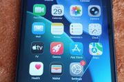 iPhone 11 simfree no face id, 84% battery