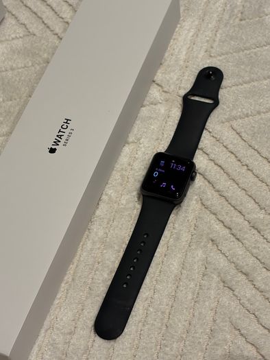 Apple Watch Series 3 GPS | 38mm | Silver Aluminium Case with Sport Ban