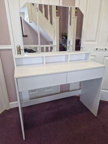 Vanity / Dressing Table / Makeup Table / Desk with Foldable Mirror