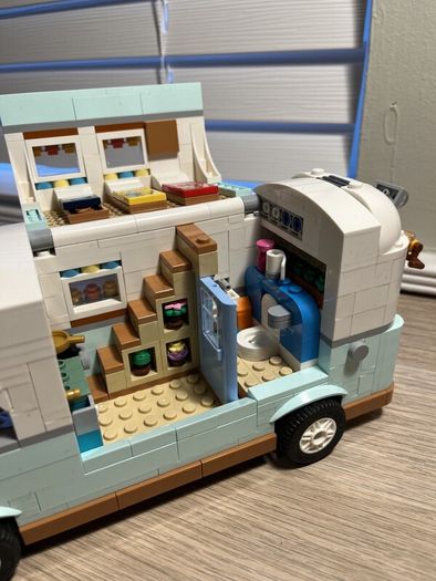 Lego Friends camper van