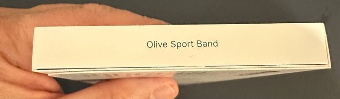 Apple Watch Series 8 45mm + New 2026 Olive Band