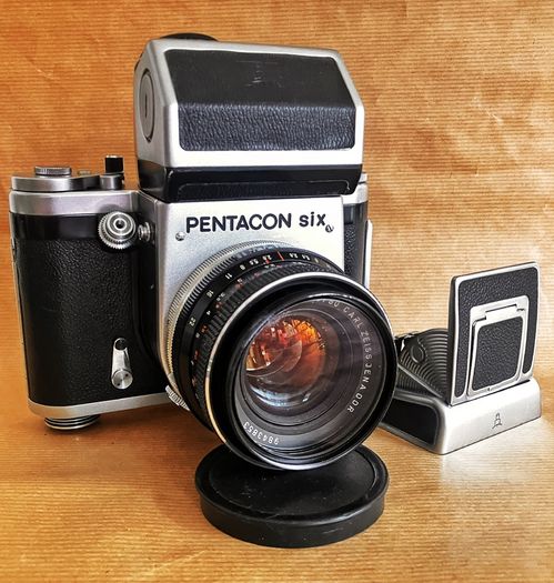 Pentacon Six | Medium Format SLR Camera | Sharp Carl Zeiss Jena MC Biometar 80mm f/2.8 Prime Lens.