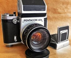 Pentacon Six | Medium Format SLR Camera | Sharp Carl Zeiss Jena MC Biometar 80mm f/2.8 Prime Lens.