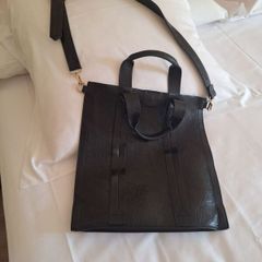 Zata to handle and Crossbody black bag