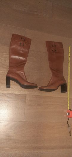 DKNY boots Size 4