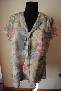 Bonmarche floral blouse size UK22 EU50 Perfect condition Postage included