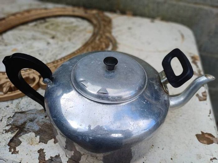 Vintage 6 Pint Aluminium Kettle