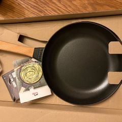 Staub black cast iron frying pan, with wooden handle, 26cm