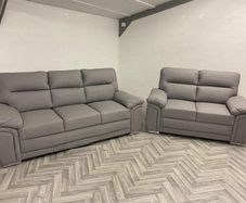 3+2 Bromley Gretal Leather Sofa