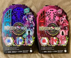 Monster High Skulltimate Secrets Garden Mysteries Draculaura Doll  Monster High Skulltimate Secrets Garden Mysteries Twyla Doll