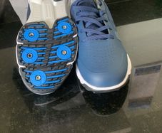 Golf shoes