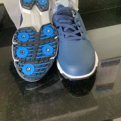 Golf shoes