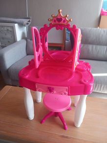 kids dressing table