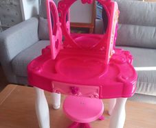 kids dressing table