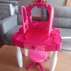 kids dressing table