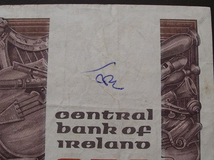 1982 Central Bank of Ireland 50 Pounds. B Series