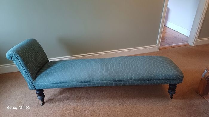 chaise lounge