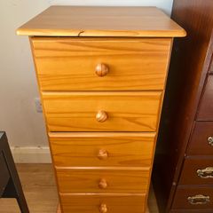 chest of drawers