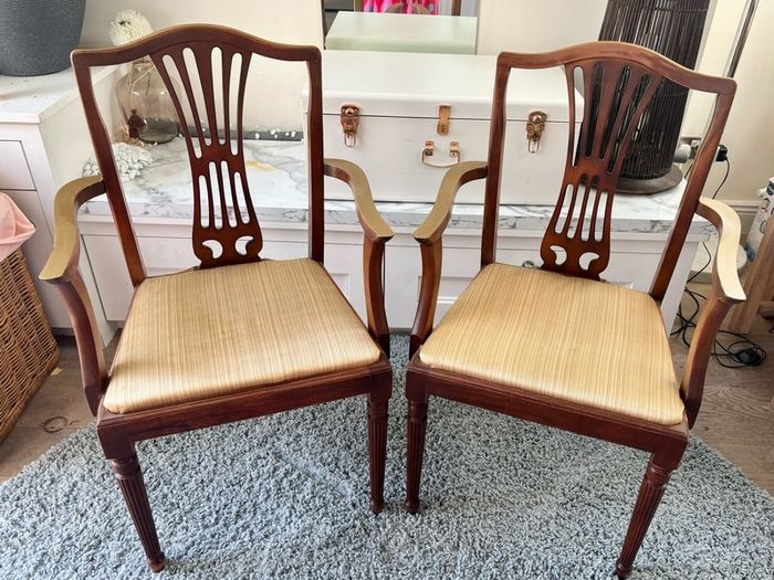 Pair of Vintage Hepplewhite-Style Carver Chairs