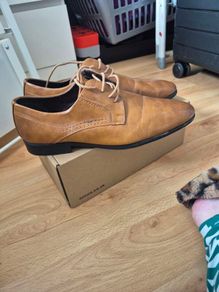 Men's brown shoes