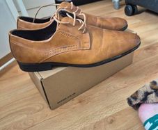 Men's brown shoes