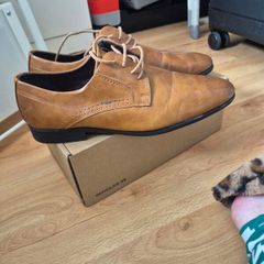 Men's brown shoes