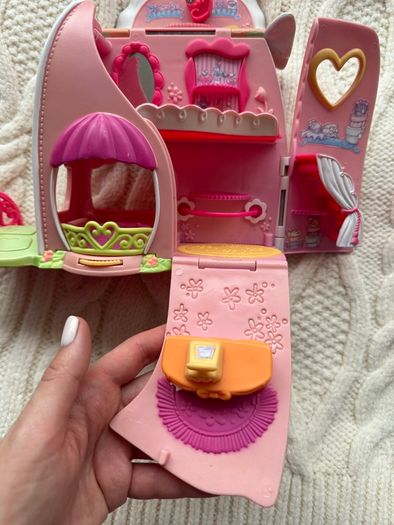 2006 My Little Pony Fancy Fashions Boutique Purse House Playset, Purse Only Used Please look at the pictures