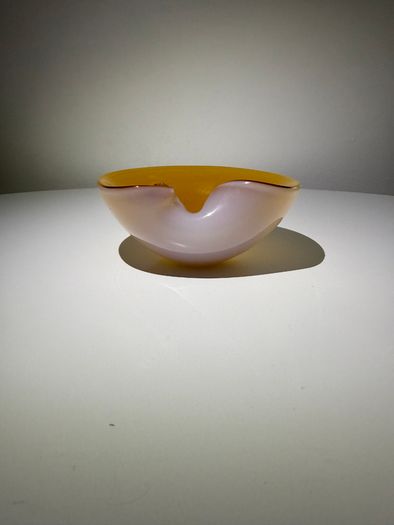Vintage Alfredo Barbini Attributed Murano Biomorphic Shell Bowl.  Original BD Label. c.1965 to 1975