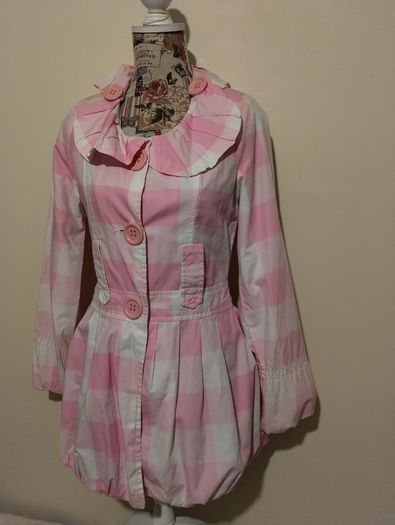 Beautiful pink & white Belted Coat, New With Tags