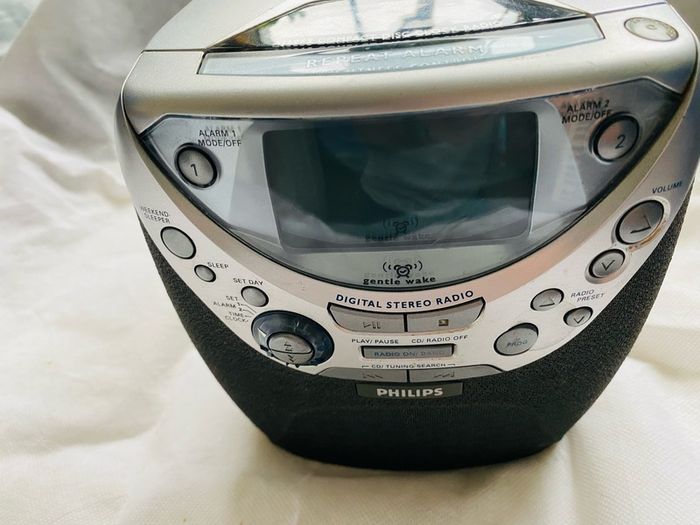 Philips Compact Disc Clock Radio