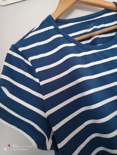 women's GAP top. Size14