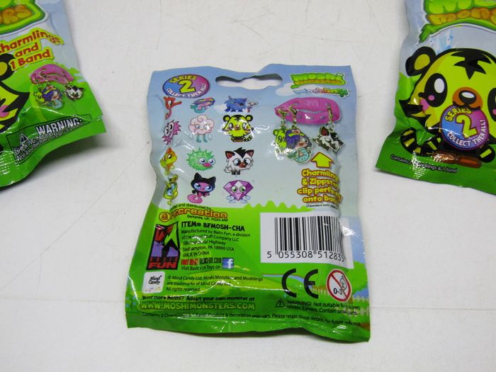 Lot of 3 Packets Of Moshi Monsters Series 2 Charm Bracelet Charmling Random Foil Pack incl 1 bracelet And 2 charmlings Brand New And Sealed Lots in Stock