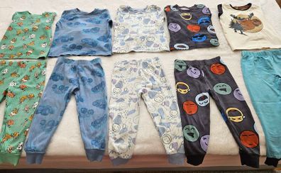 Five pyjamas for boys aged 3-4Y